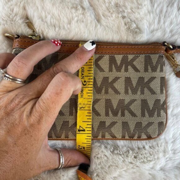 Michael Kors Monogram Brown/Tan Logo Wristlet Wallet - Picture 6 of 6